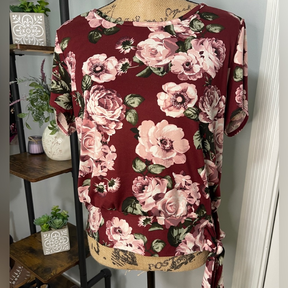By&By Floral Blouse. Size XL. Like New. Pink, Burgundy, Green